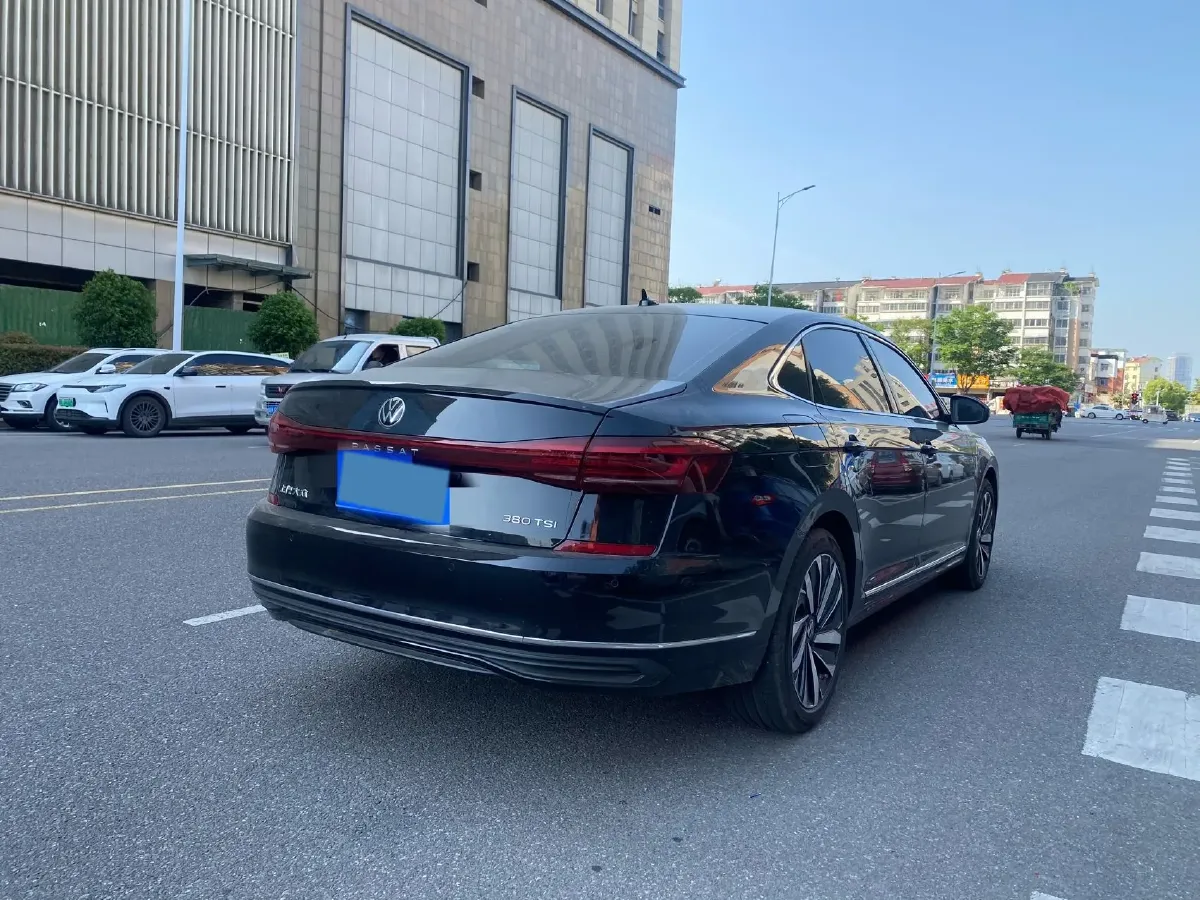 2025 Volkswagen Passat 2.0T 186HP L4 7DCT,autocango,china used car exporter,china ev exporter,chinese used car exporter,chinese used ev exporter