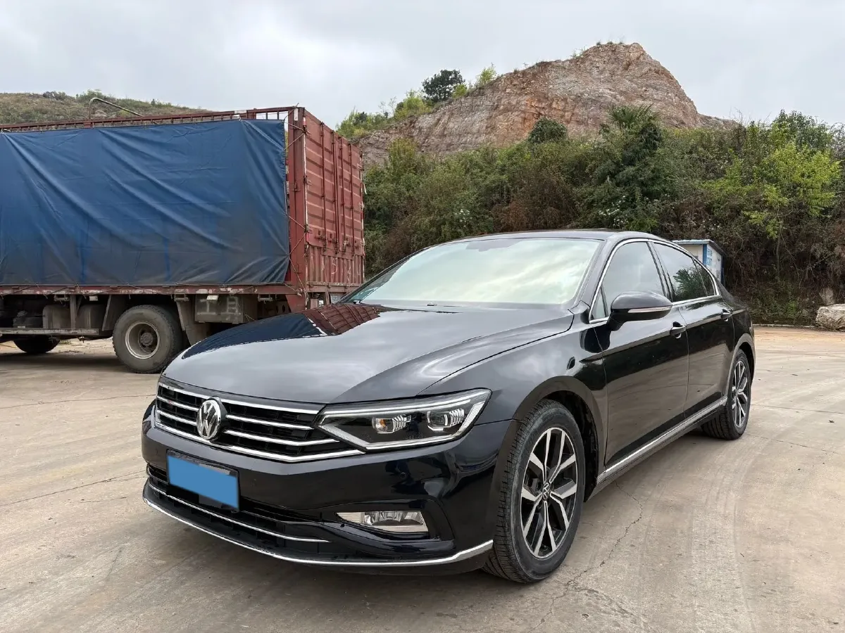 2020 Volkswagen Magotan 2.0T 186HP L4 7DCT,autocango,china used car exporter,china ev exporter,chinese used car exporter,chinese used ev exporter