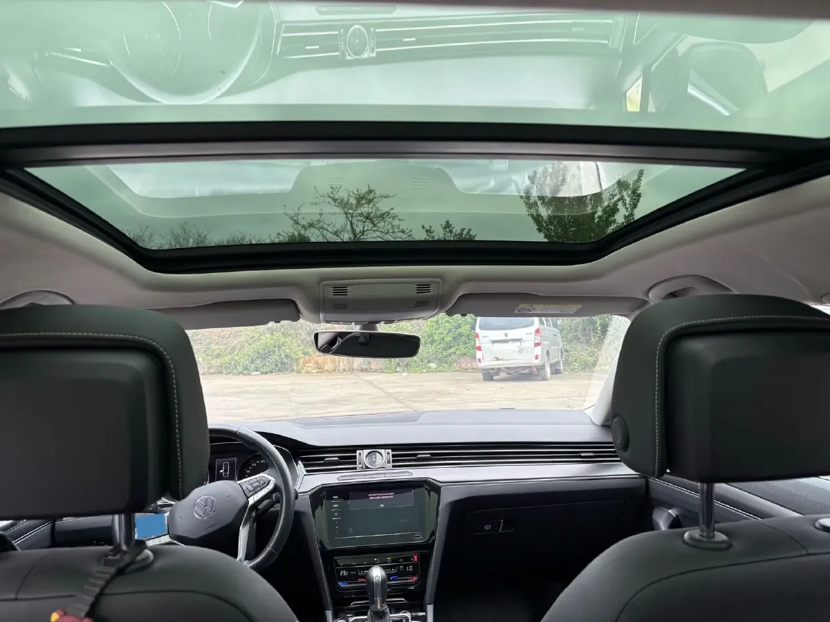 2020 Volkswagen Magotan 2.0T 186HP L4 7DCT,autocango,china used car exporter,china ev exporter,chinese used car exporter,chinese used ev exporter