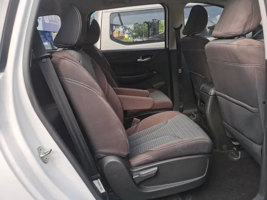 2019 BaoJun 730 1.5L 112HP L4 6MT,autocango,china used car exporter,china ev exporter,chinese used car exporter,chinese used ev exporter