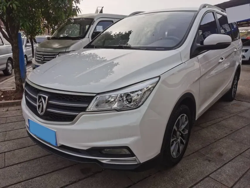 2019 BaoJun 730 1.5L 112HP L4 6MT,autocango,china used car exporter,china ev exporter,chinese used car exporter,chinese used ev exporter