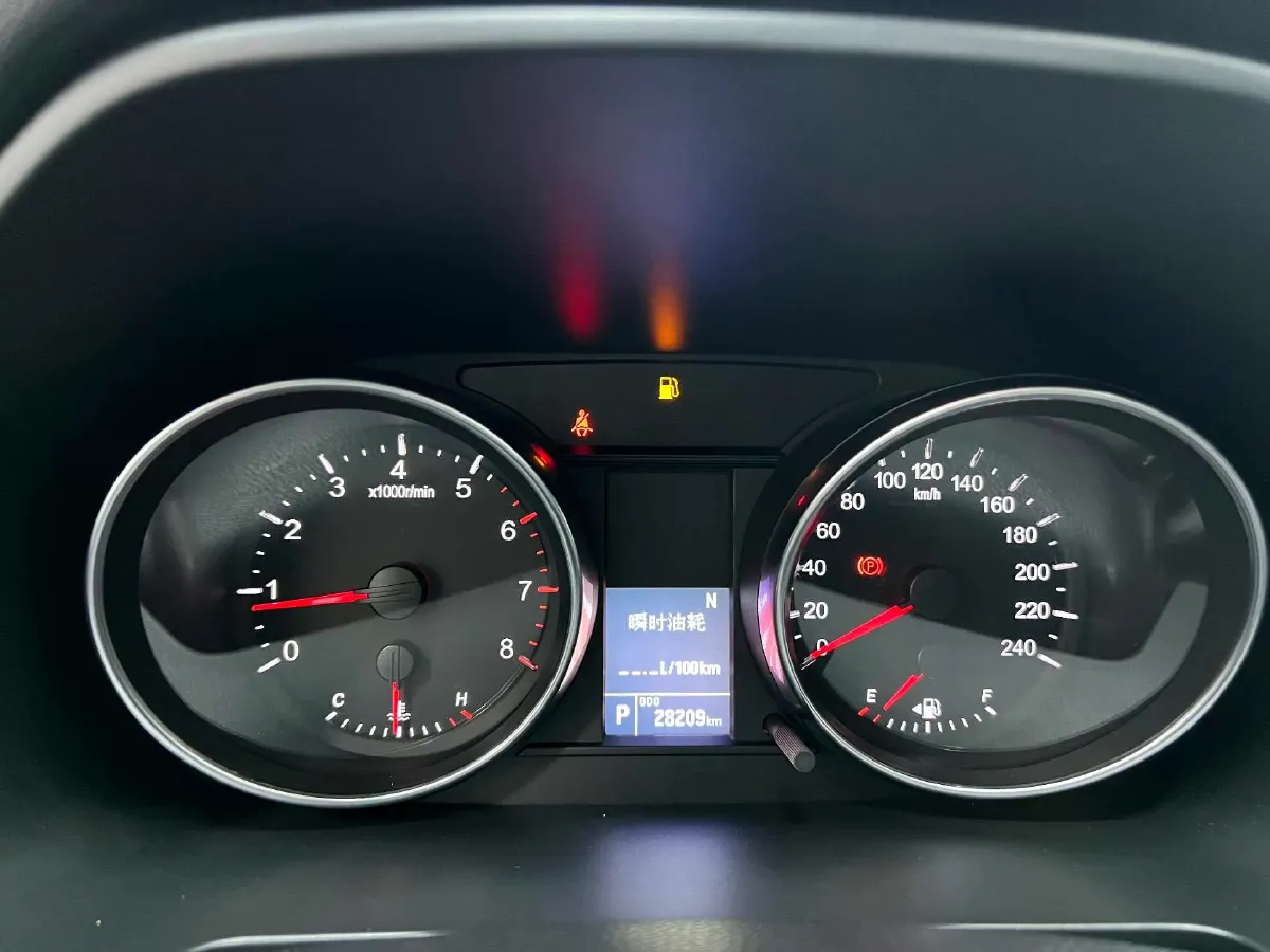 2021 Haval M6 1.5T 150HP L4 7DCT,autocango,china used car exporter,china ev exporter,chinese used car exporter,chinese used ev exporter