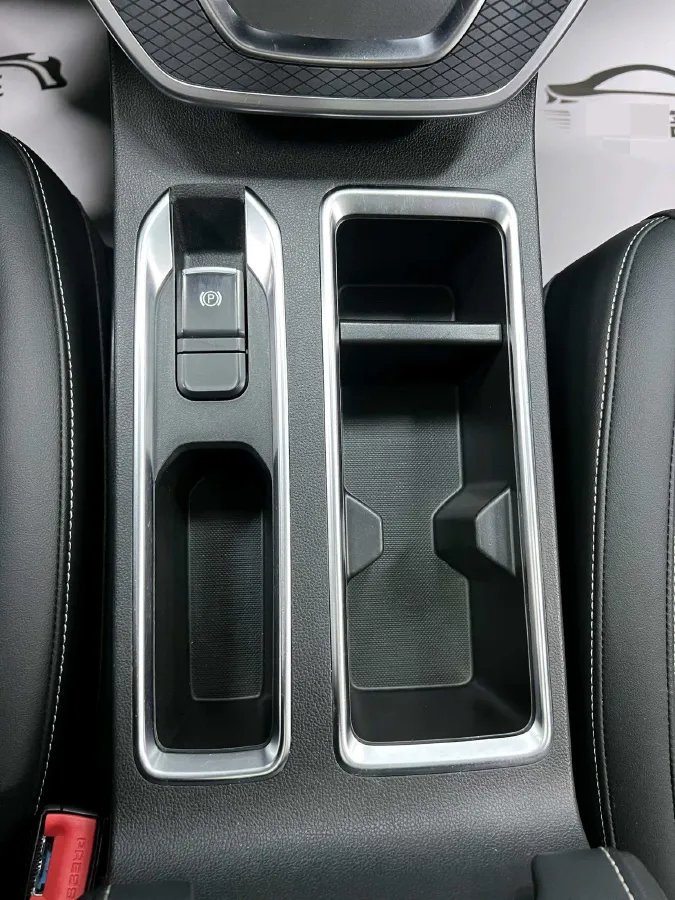 2021 Haval M6 1.5T 150HP L4 7DCT,autocango,china used car exporter,china ev exporter,chinese used car exporter,chinese used ev exporter