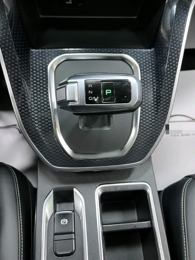 2021 Haval M6 1.5T 150HP L4 7DCT,autocango,china used car exporter,china ev exporter,chinese used car exporter,chinese used ev exporter