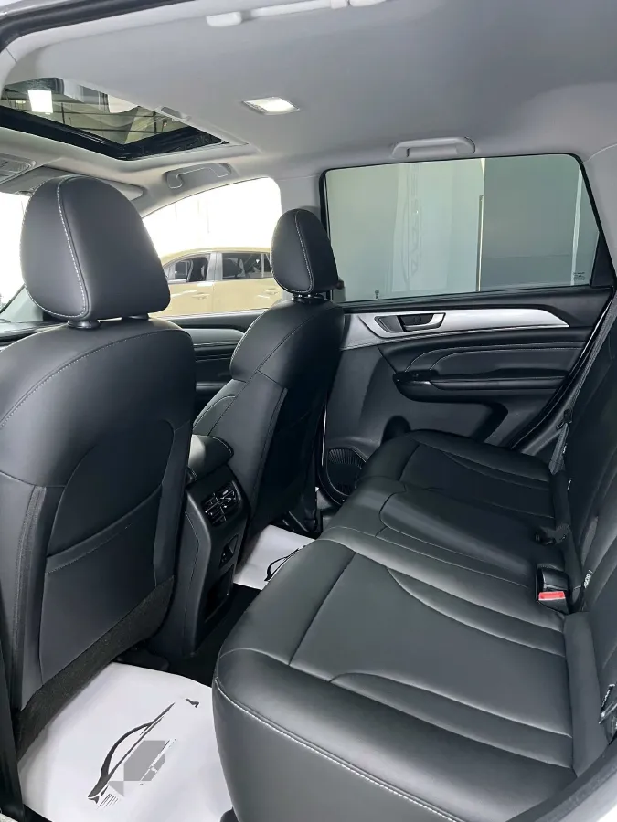 2021 Haval M6 1.5T 150HP L4 7DCT,autocango,china used car exporter,china ev exporter,chinese used car exporter,chinese used ev exporter