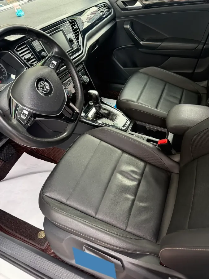 2019 Volkswagen T-Roc 1.4T 150HP L4 7DCT,autocango,china used car exporter,china ev exporter,chinese used car exporter,chinese used ev exporter