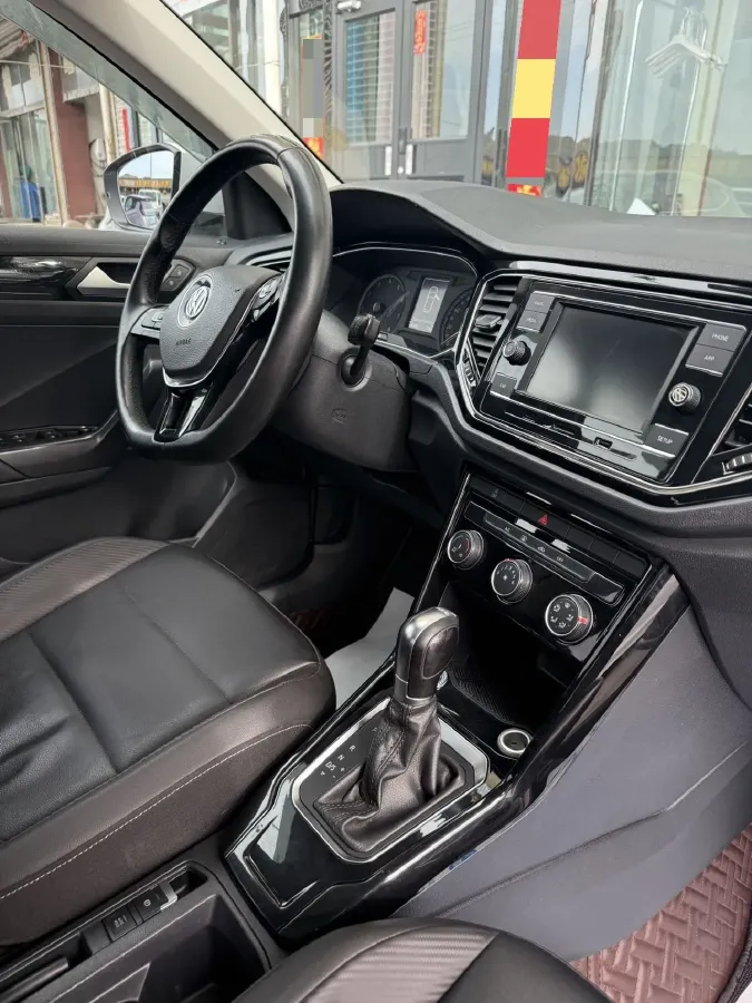 2019 Volkswagen T-Roc 1.4T 150HP L4 7DCT,autocango,china used car exporter,china ev exporter,chinese used car exporter,chinese used ev exporter