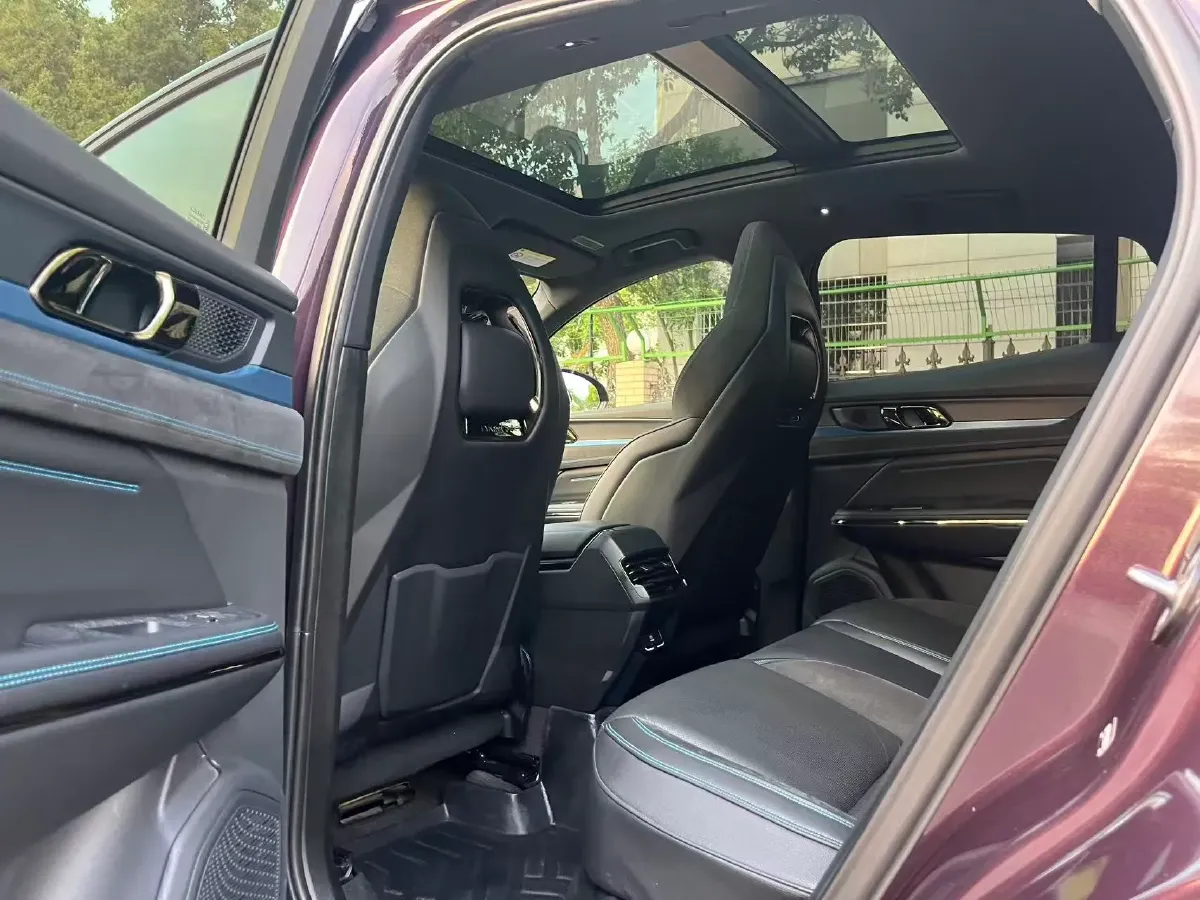 2021 Peugeot 508L 1.6T 200HP L4 8AT PHEV 12KWH,autocango,china used car exporter,china ev exporter,chinese used car exporter,chinese used ev exporter