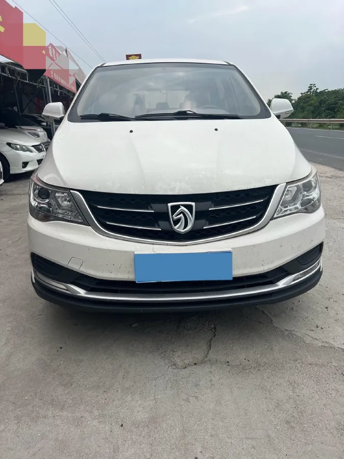 2019 BaoJun 730 1.5L 105HP L4 6MT,autocango,china used car exporter,china ev exporter,chinese used car exporter,chinese used ev exporter