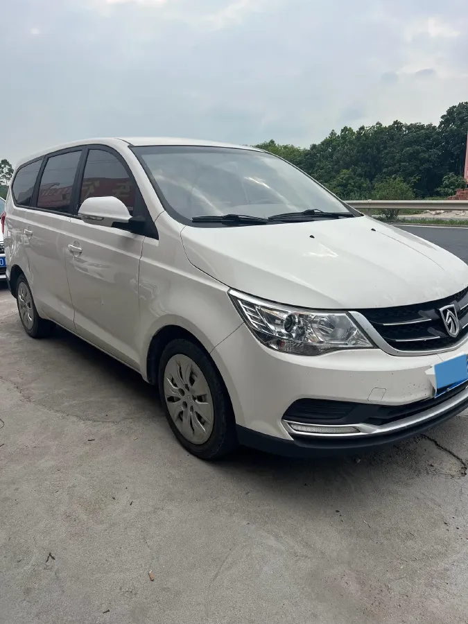 2019 BaoJun 730 1.5L 105HP L4 6MT,autocango,china used car exporter,china ev exporter,chinese used car exporter,chinese used ev exporter
