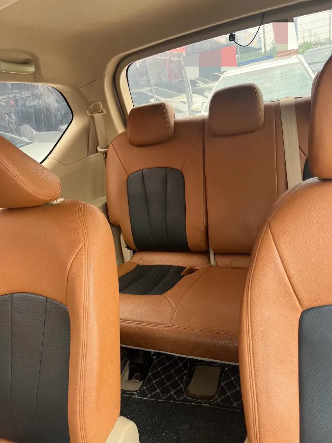 2019 BaoJun 730 1.5L 105HP L4 6MT,autocango,china used car exporter,china ev exporter,chinese used car exporter,chinese used ev exporter