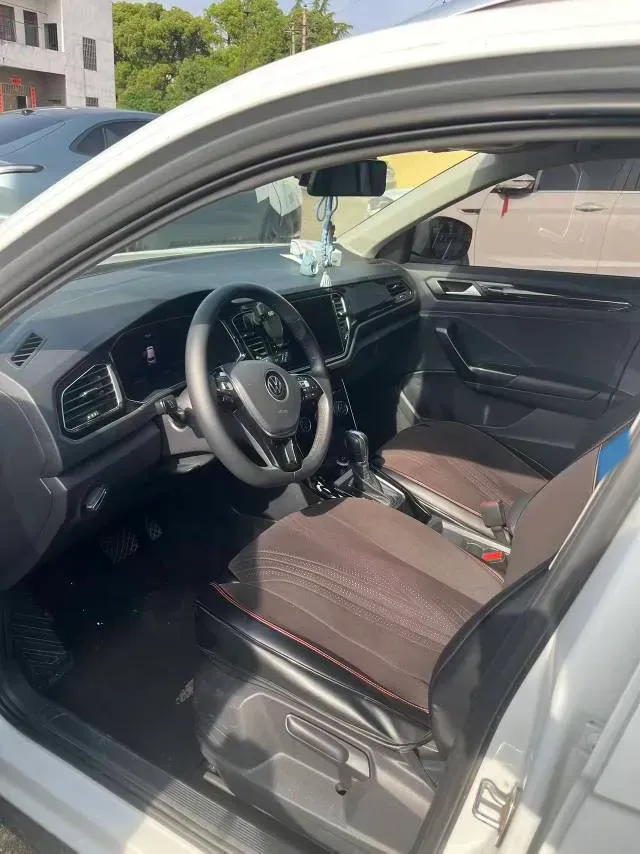 2020 Volkswagen T-Roc 1.4T 150HP L4 7DCT,autocango,china used car exporter,china ev exporter,chinese used car exporter,chinese used ev exporter
