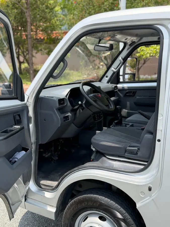 2023 WuLing RongGuang New Truck 2.0L 136HP L4 5MT,autocango,china used car exporter,china ev exporter,chinese used car exporter,chinese used ev exporter