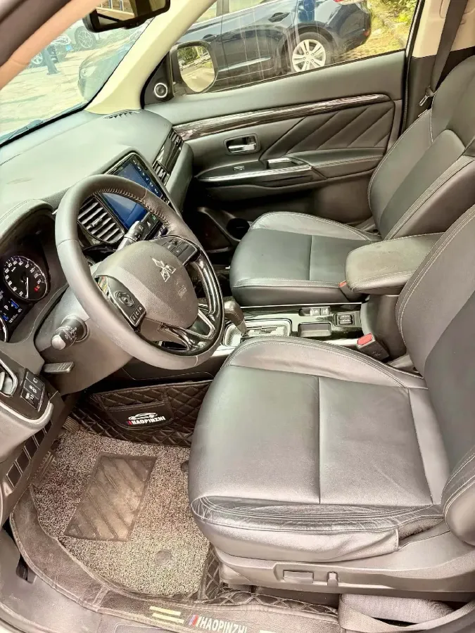 2019 Mitsubishi Outlander 2.0L 166HP L4 CVT,autocango,china used car exporter,china ev exporter,chinese used car exporter,chinese used ev exporter