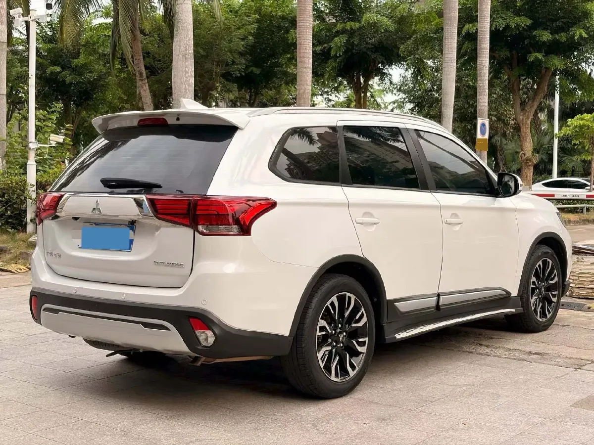 2019 Mitsubishi Outlander 2.0L 166HP L4 CVT,autocango,china used car exporter,china ev exporter,chinese used car exporter,chinese used ev exporter