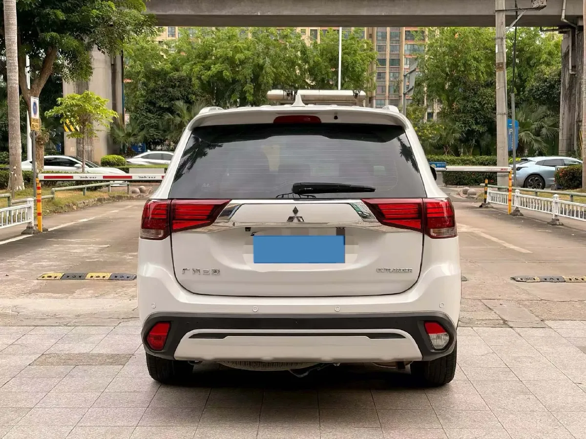 2019 Mitsubishi Outlander 2.0L 166HP L4 CVT,autocango,china used car exporter,china ev exporter,chinese used car exporter,chinese used ev exporter
