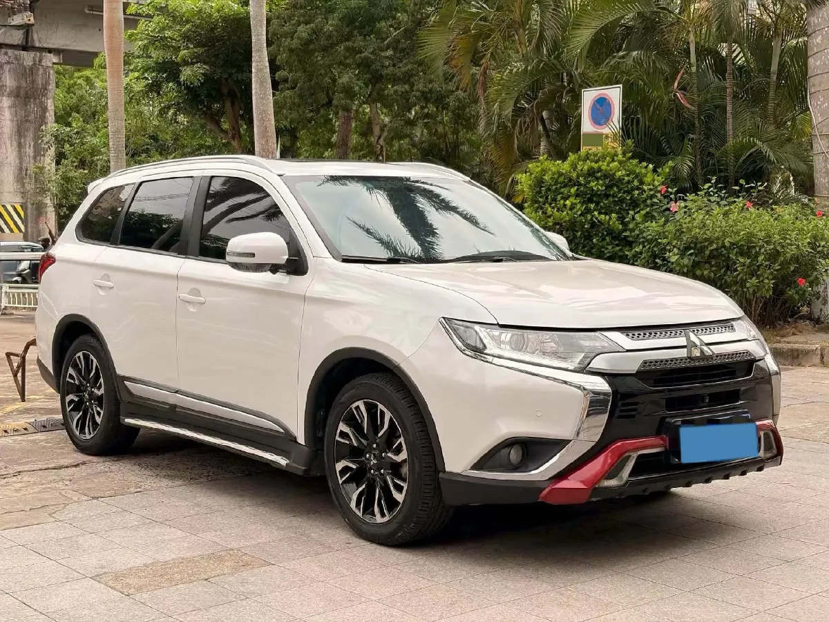2019 Mitsubishi Outlander 2.0L 166HP L4 CVT,autocango,china used car exporter,china ev exporter,chinese used car exporter,chinese used ev exporter