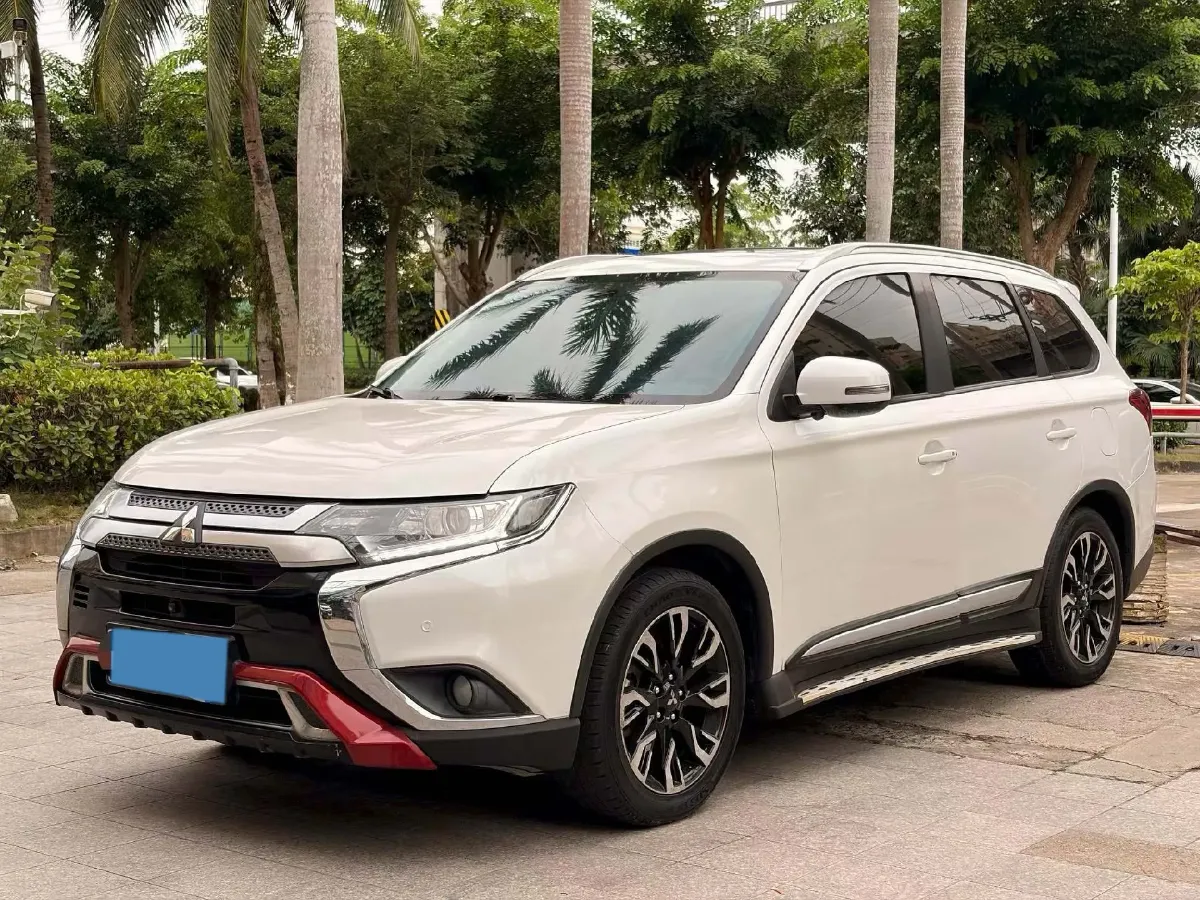 2019 Mitsubishi Outlander 2.0L 166HP L4 CVT,autocango,china used car exporter,china ev exporter,chinese used car exporter,chinese used ev exporter