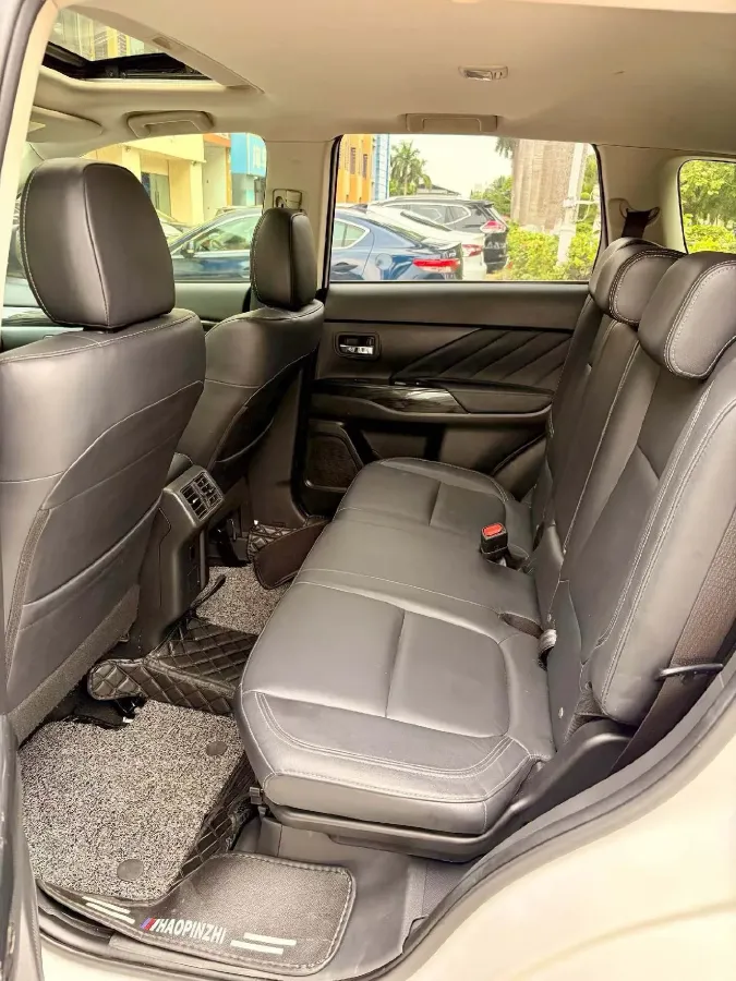 2019 Mitsubishi Outlander 2.0L 166HP L4 CVT,autocango,china used car exporter,china ev exporter,chinese used car exporter,chinese used ev exporter