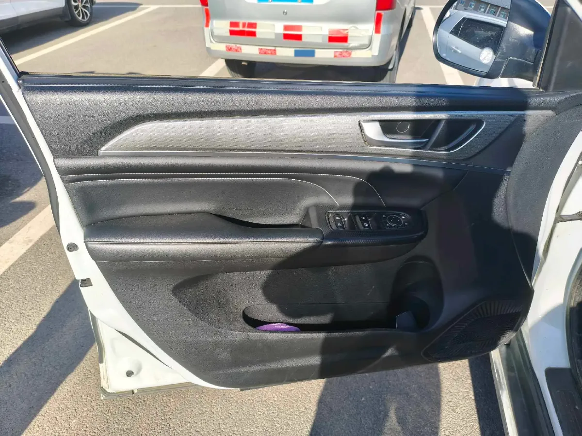 2021 Haval M6 1.5T 150HP L4 7DCT,autocango,china used car exporter,china ev exporter,chinese used car exporter,chinese used ev exporter