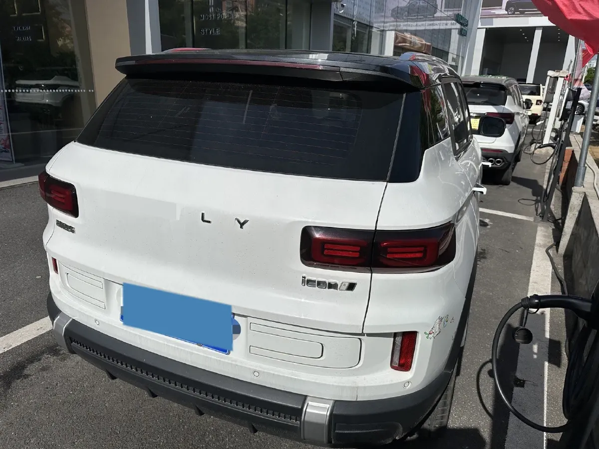2023 Geely ICON 1.5T 181HP L4 7DCT,autocango,china used car exporter,china ev exporter,chinese used car exporter,chinese used ev exporter