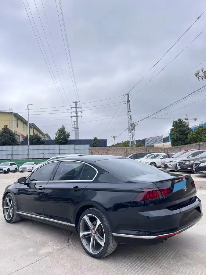 2018 Volkswagen Magotan 1.8T 180HP L4 7DCT,autocango,china used car exporter,china ev exporter,chinese used car exporter,chinese used ev exporter