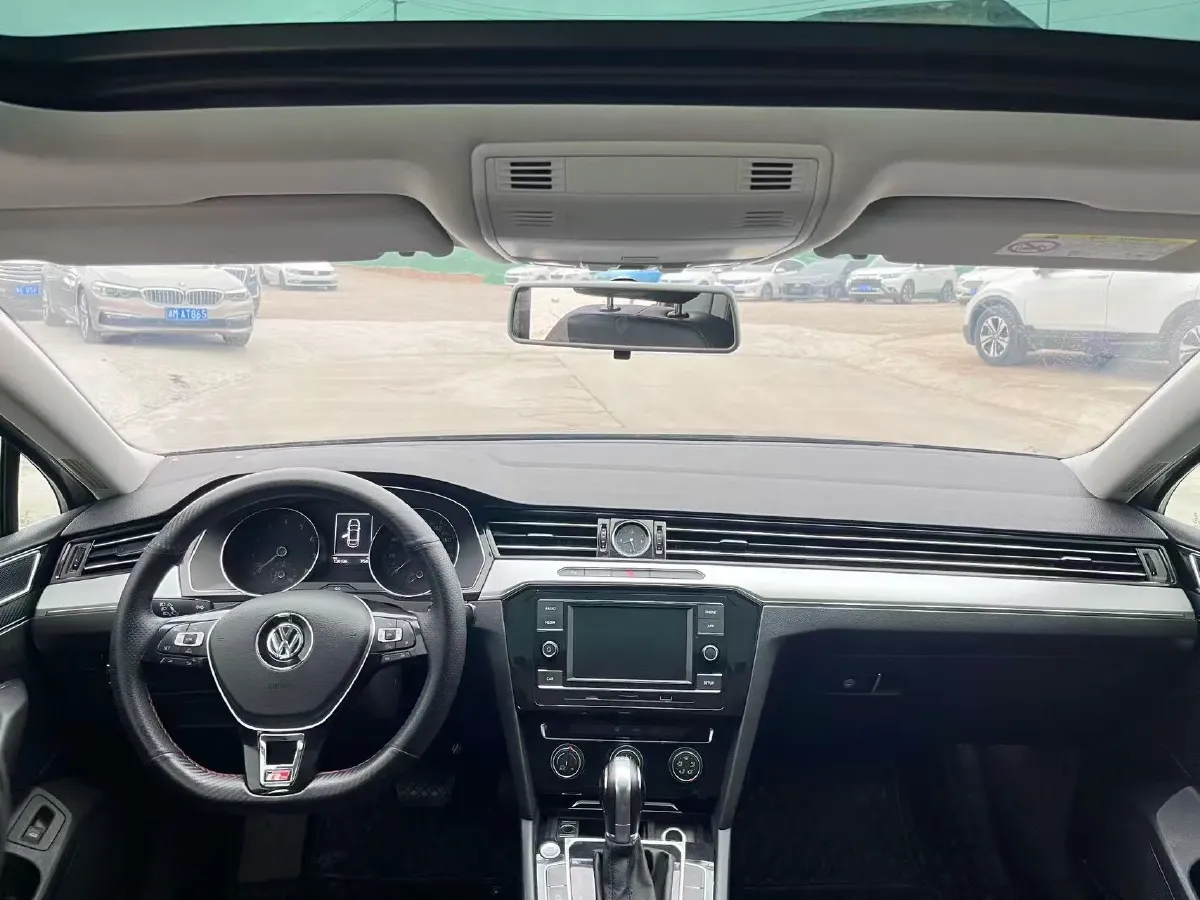 2018 Volkswagen Magotan 1.8T 180HP L4 7DCT,autocango,china used car exporter,china ev exporter,chinese used car exporter,chinese used ev exporter