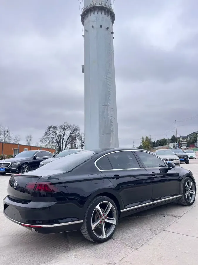 2018 Volkswagen Magotan 1.8T 180HP L4 7DCT,autocango,china used car exporter,china ev exporter,chinese used car exporter,chinese used ev exporter