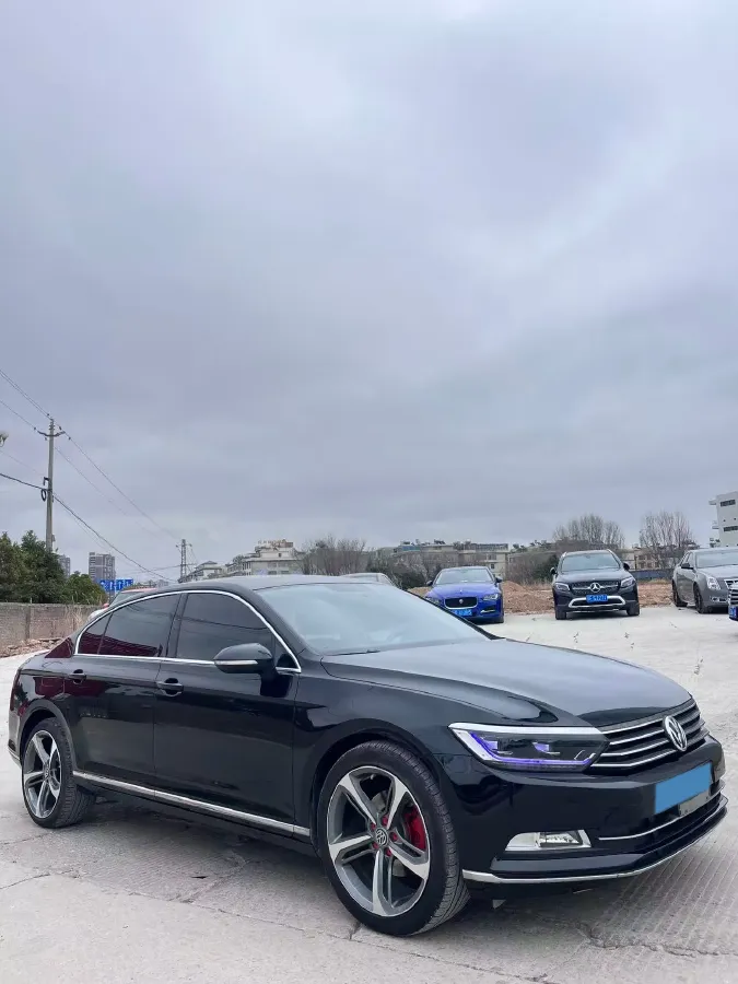 2018 Volkswagen Magotan 1.8T 180HP L4 7DCT,autocango,china used car exporter,china ev exporter,chinese used car exporter,chinese used ev exporter