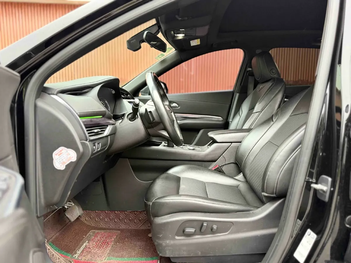 2021 Cadillac XT4 2.0T 237HP L4 9AT,autocango,china used car exporter,china ev exporter,chinese used car exporter,chinese used ev exporter