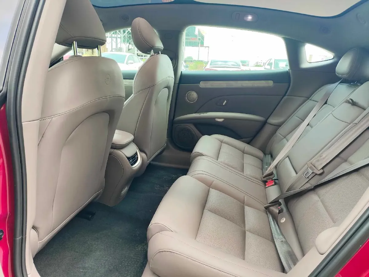 2025 IM L6 BEV,autocango,china used car exporter,china ev exporter,chinese used car exporter,chinese used ev exporter