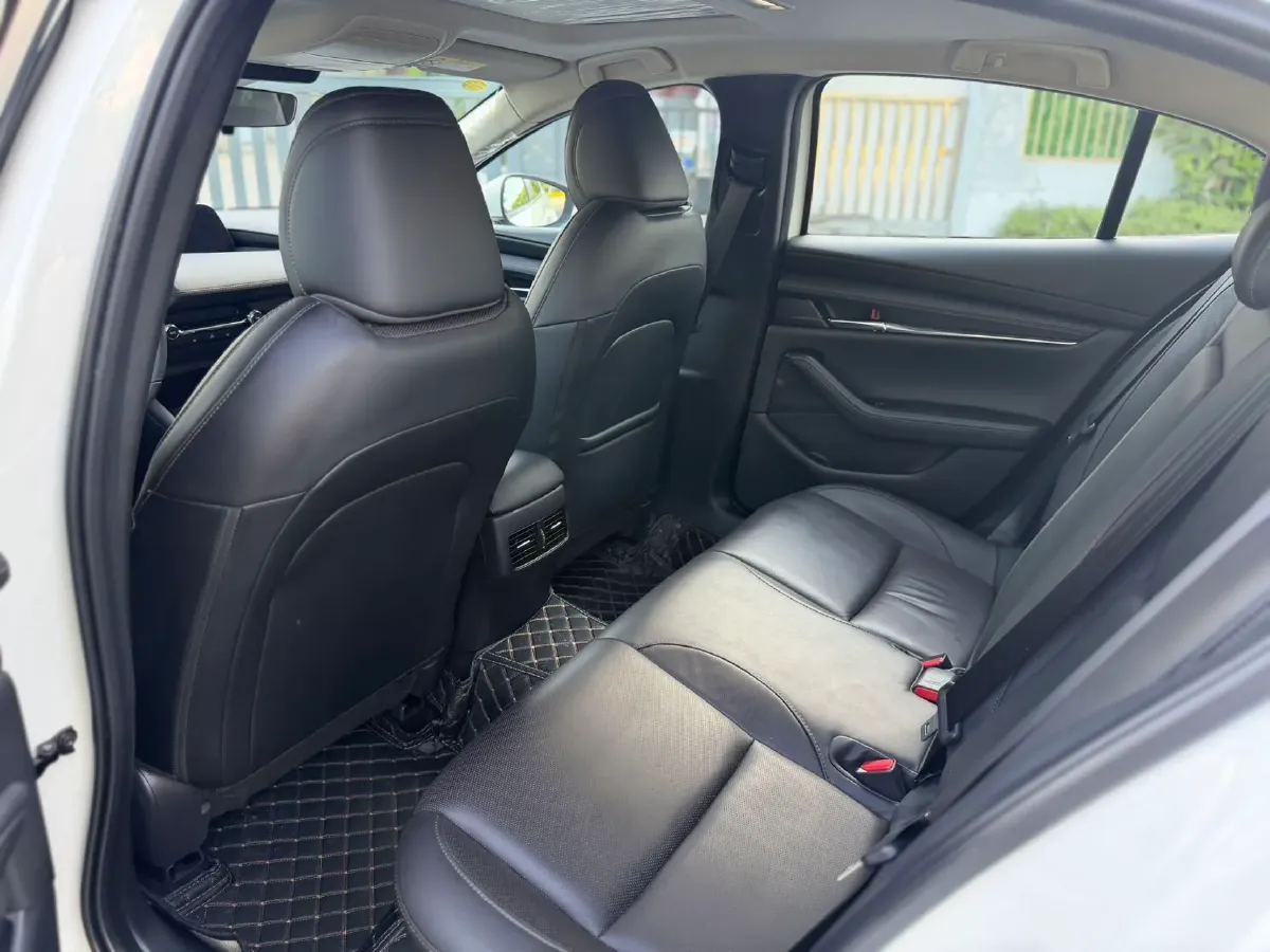 2023 Mazda 3 Axela 2.0L 158HP L4 6AT,autocango,china used car exporter,china ev exporter,chinese used car exporter,chinese used ev exporter