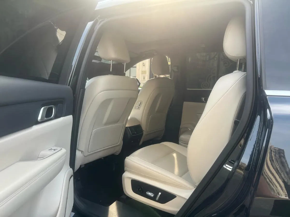 2021 Li ONE Range Extended 131HP REEV 40.5KWH,autocango,china used car exporter,china ev exporter,chinese used car exporter,chinese used ev exporter