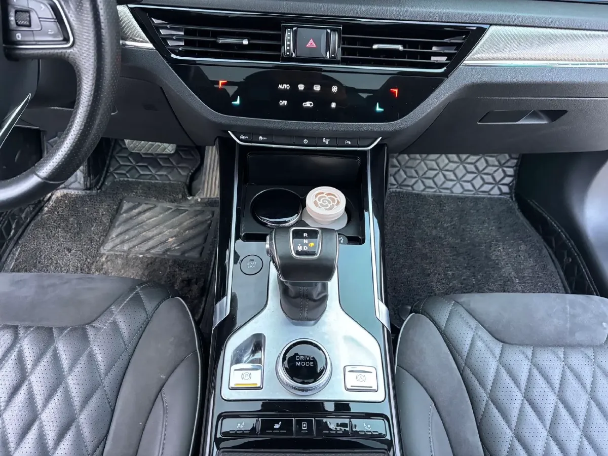 2019 HongQi HS5 2.0T 224HP L4 6AT,autocango,china used car exporter,china ev exporter,chinese used car exporter,chinese used ev exporter