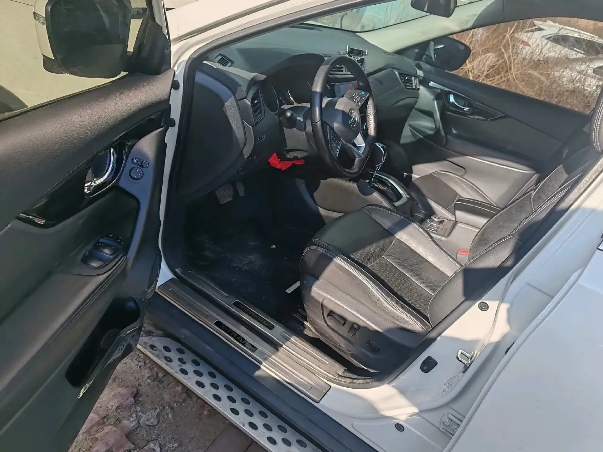 2021 Nissan X-Trail 2.5L 181HP L4 CVT,autocango,china used car exporter,china ev exporter,chinese used car exporter,chinese used ev exporter
