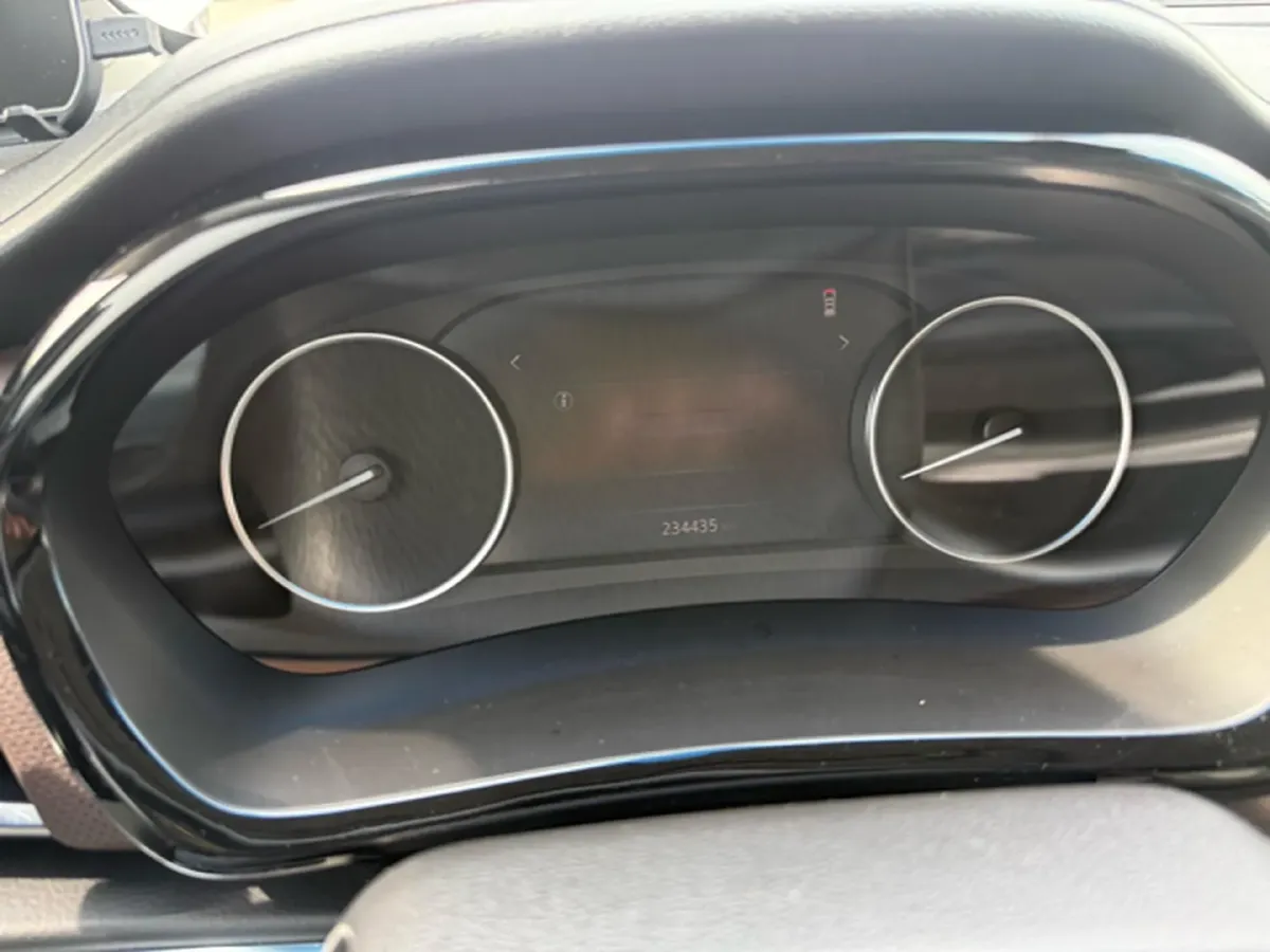 2023 Buick GL8 2.0T 237HP L4 9AT,autocango,china used car exporter,china ev exporter,chinese used car exporter,chinese used ev exporter