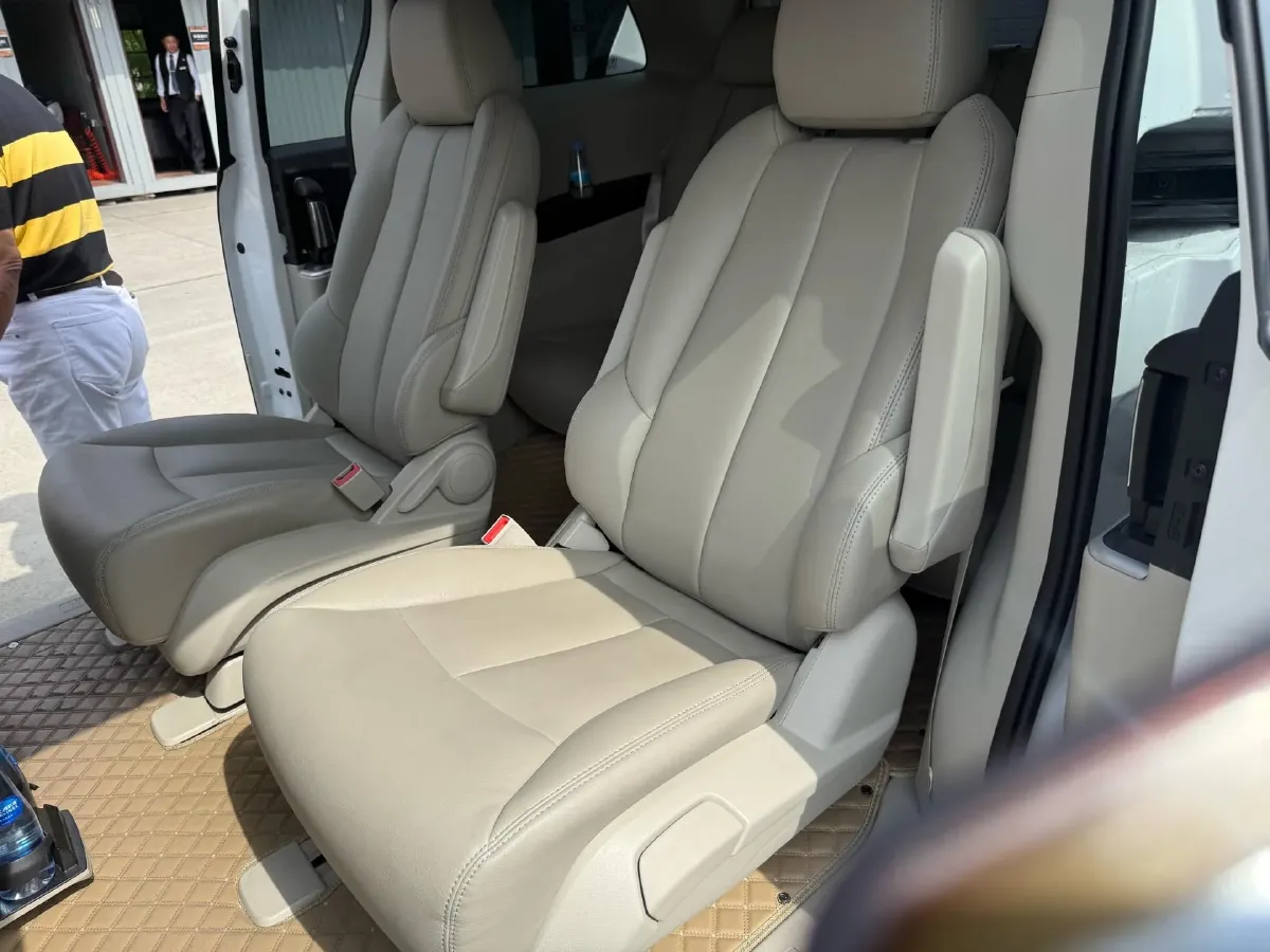 2023 Buick GL8 2.0T 237HP L4 9AT,autocango,china used car exporter,china ev exporter,chinese used car exporter,chinese used ev exporter