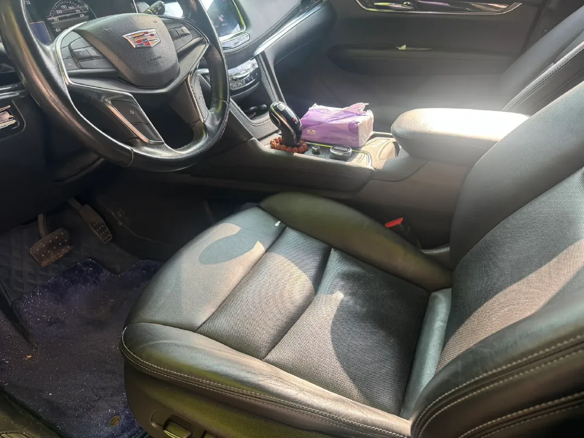 2020 Cadillac XT5 2.0T 237HP L4 9AT,autocango,china used car exporter,china ev exporter,chinese used car exporter,chinese used ev exporter