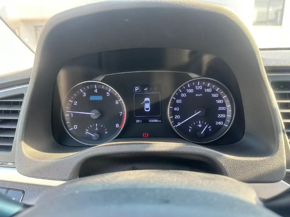 2016 Hyundai Elantra 1.6L 130HP L4 6AT,autocango,china used car exporter,china ev exporter,chinese used car exporter,chinese used ev exporter