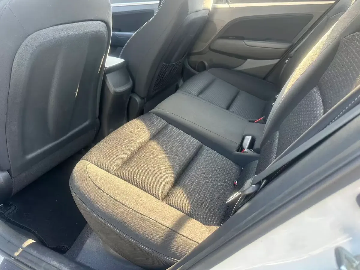 2016 Hyundai Elantra 1.6L 130HP L4 6AT,autocango,china used car exporter,china ev exporter,chinese used car exporter,chinese used ev exporter