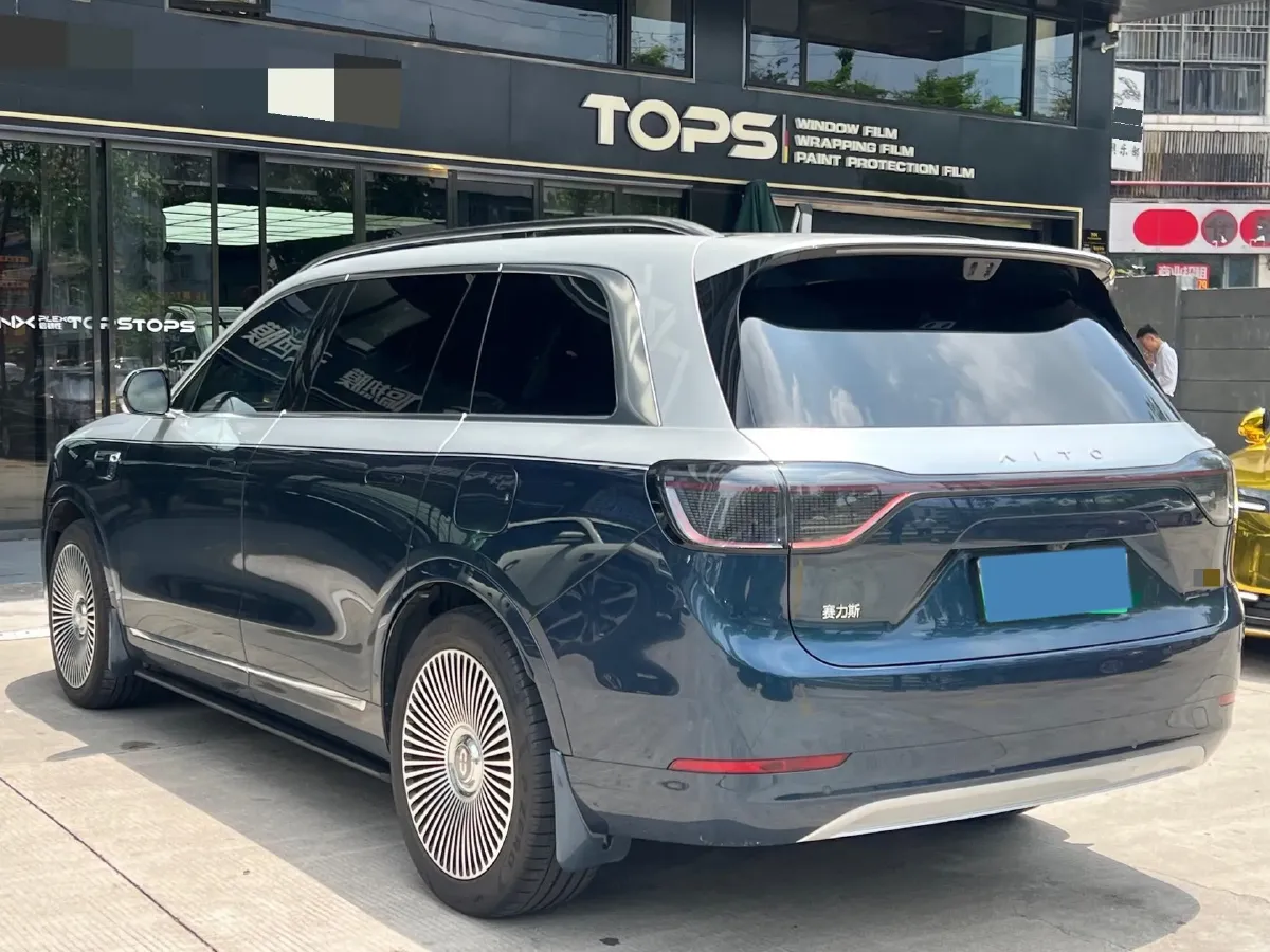 2025 AITO AITO M9 REEV 160HP REEV 52KWH,autocango,china used car exporter,china ev exporter,chinese used car exporter,chinese used ev exporter