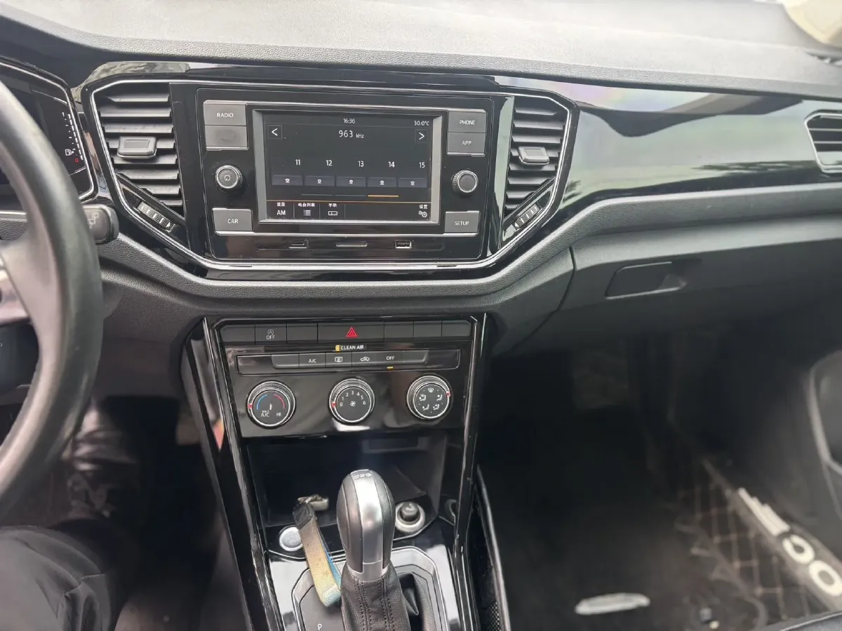 2019 Volkswagen T-Roc 1.4T 150HP L4 7DCT,autocango,china used car exporter,china ev exporter,chinese used car exporter,chinese used ev exporter