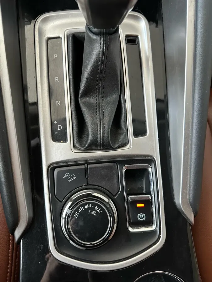 2019 Mitsubishi Pajero 3.0L 209HP V6 8AT,autocango,china used car exporter,china ev exporter,chinese used car exporter,chinese used ev exporter