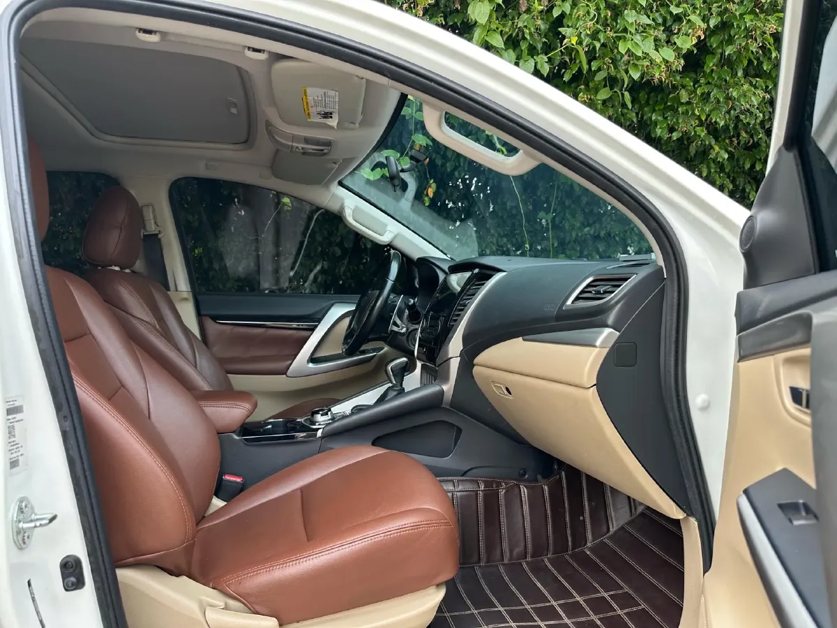 2019 Mitsubishi Pajero 3.0L 209HP V6 8AT,autocango,china used car exporter,china ev exporter,chinese used car exporter,chinese used ev exporter