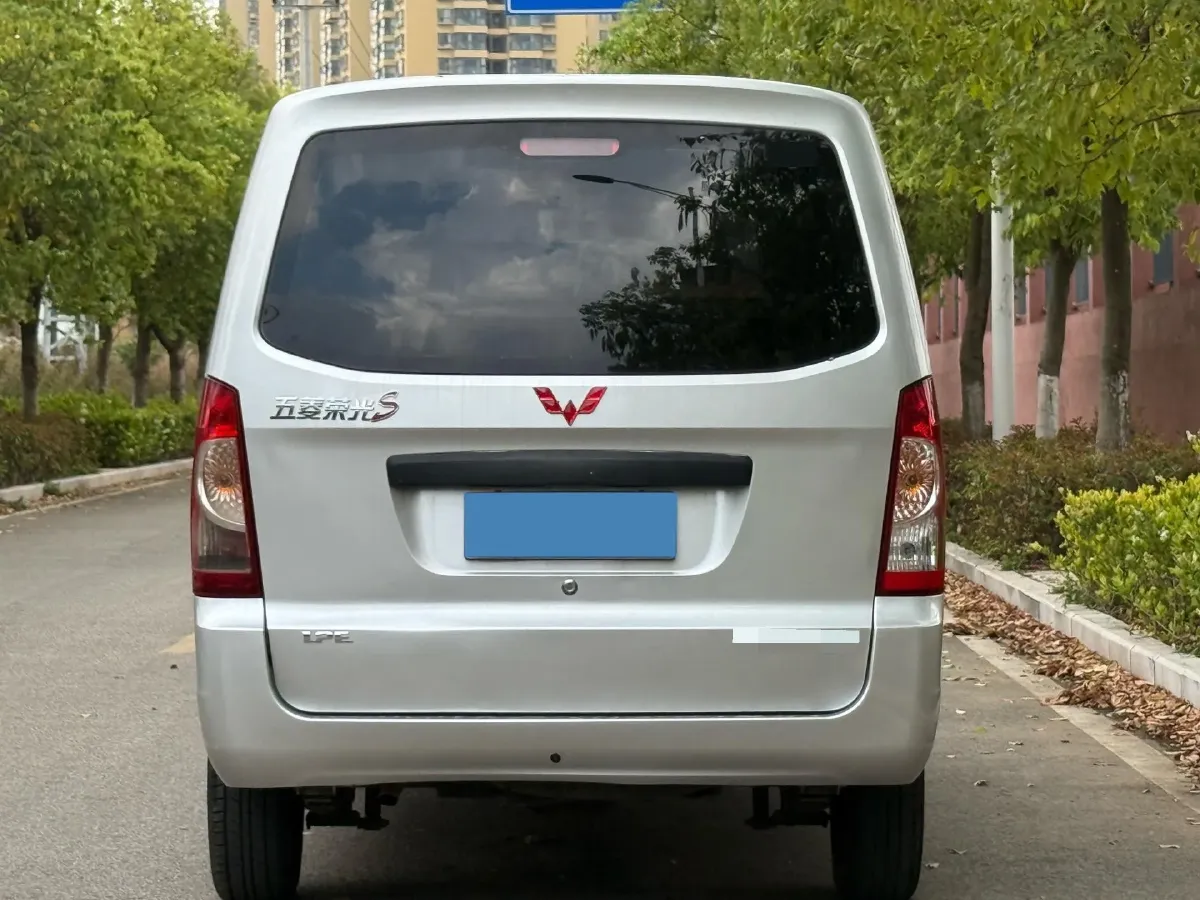 2019 WuLing RongGuang 1.2L 82HP L4 5MT,autocango,china used car exporter,china ev exporter,chinese used car exporter,chinese used ev exporter