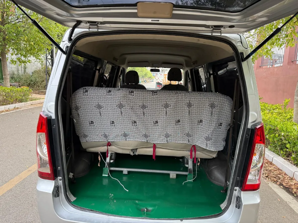 2019 WuLing RongGuang 1.2L 82HP L4 5MT,autocango,china used car exporter,china ev exporter,chinese used car exporter,chinese used ev exporter