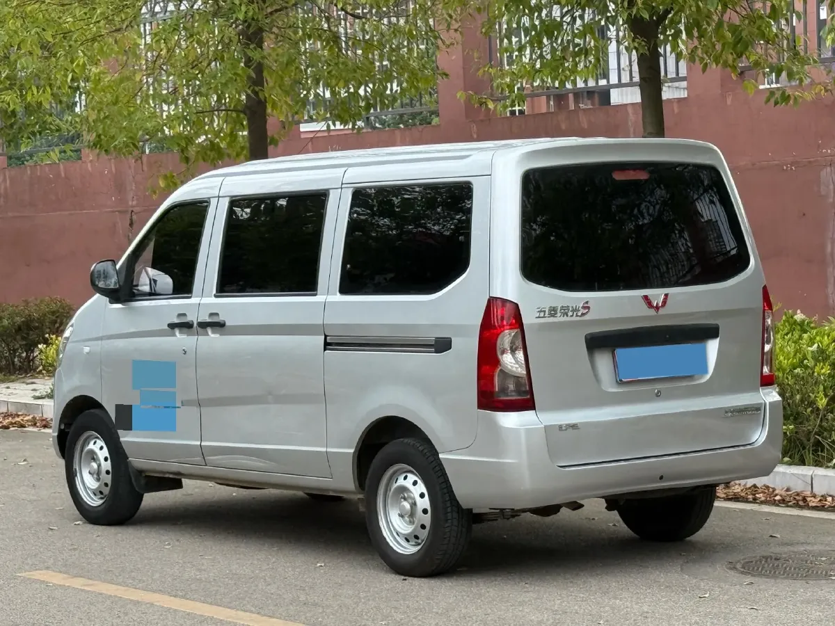 2019 WuLing RongGuang 1.2L 82HP L4 5MT,autocango,china used car exporter,china ev exporter,chinese used car exporter,chinese used ev exporter