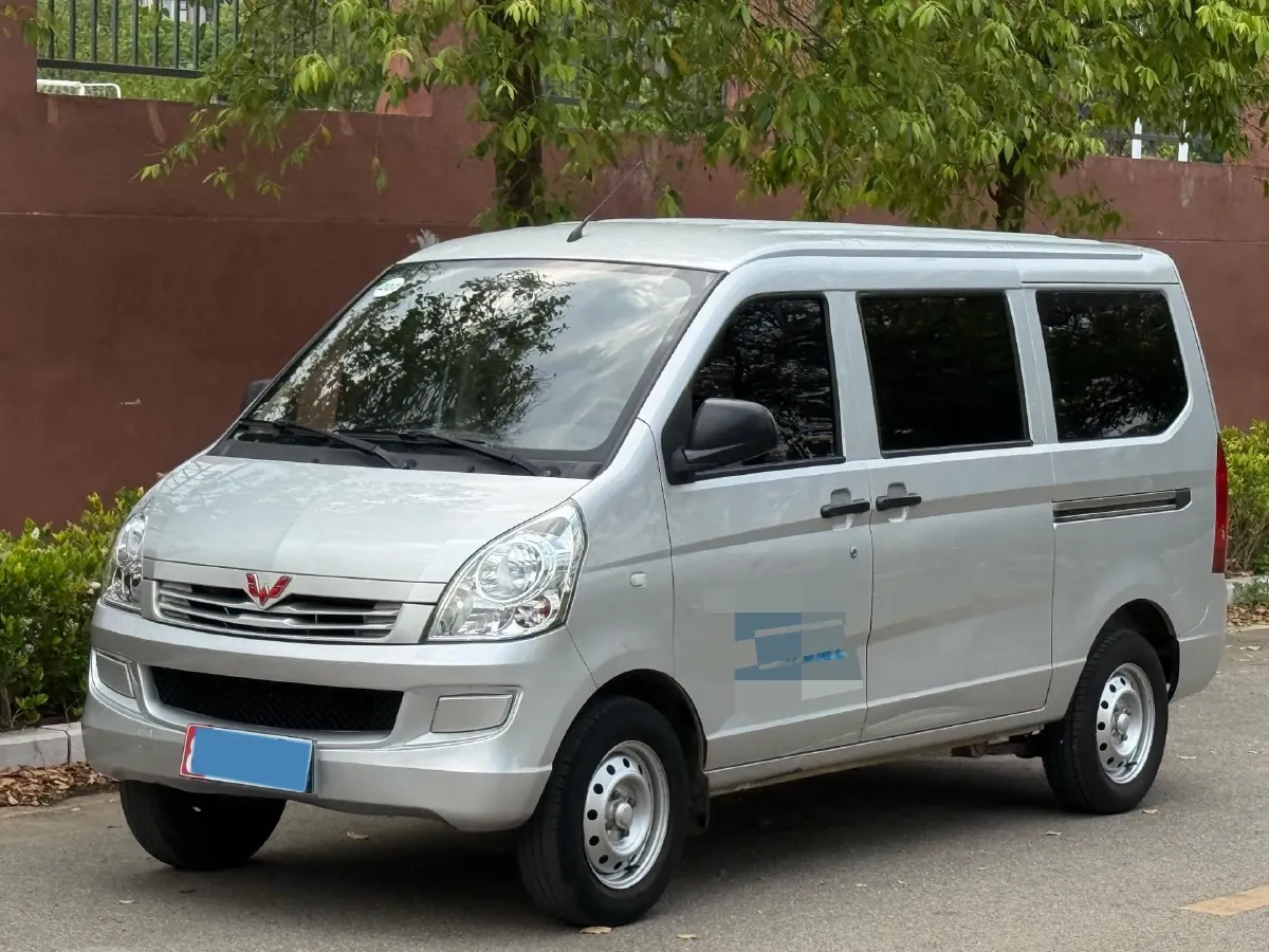 2019 WuLing RongGuang 1.2L 82HP L4 5MT,autocango,china used car exporter,china ev exporter,chinese used car exporter,chinese used ev exporter