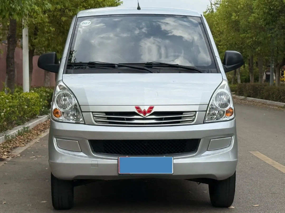 2019 WuLing RongGuang 1.2L 82HP L4 5MT,autocango,china used car exporter,china ev exporter,chinese used car exporter,chinese used ev exporter