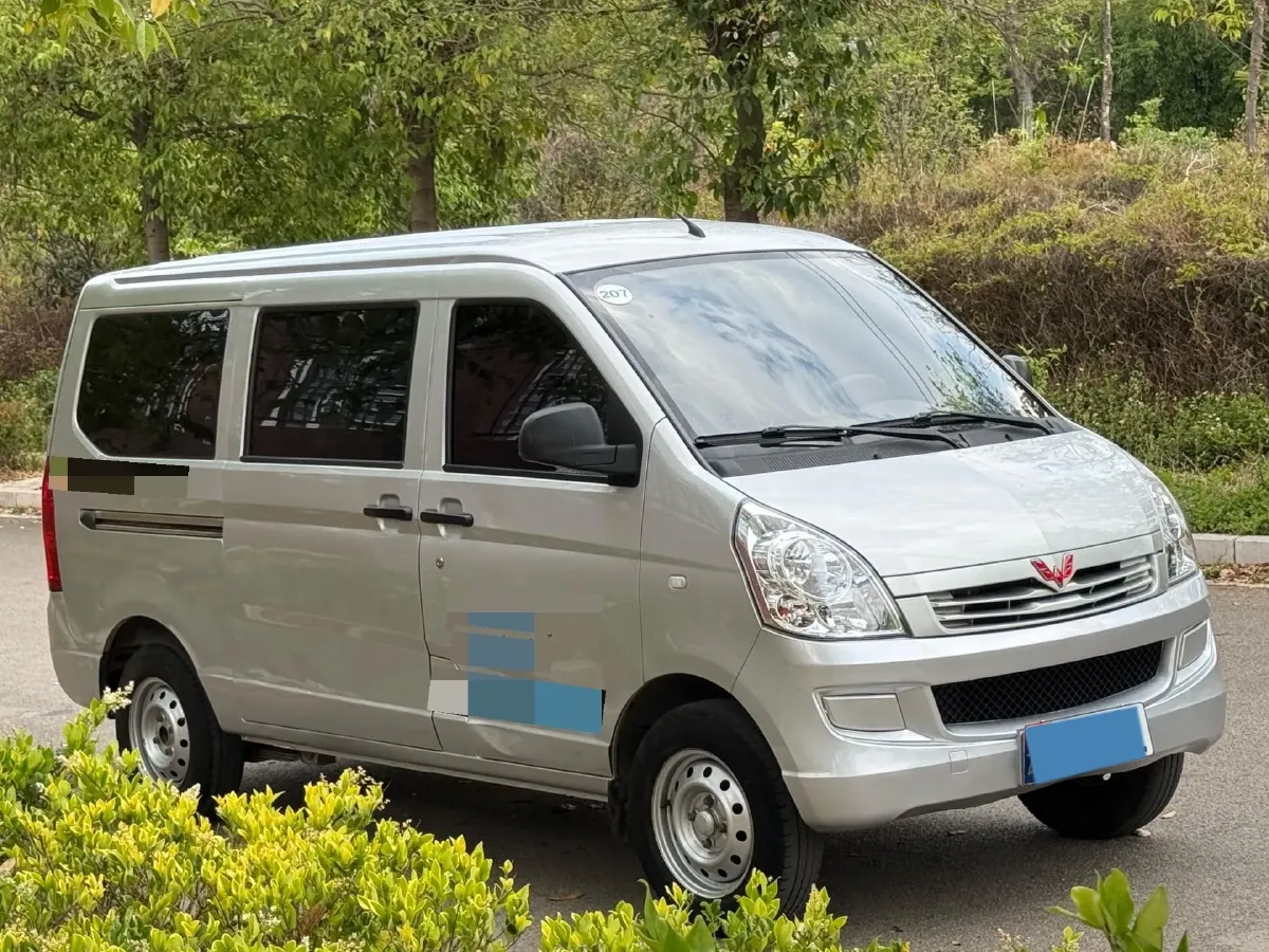 2019 WuLing RongGuang 1.2L 82HP L4 5MT,autocango,china used car exporter,china ev exporter,chinese used car exporter,chinese used ev exporter